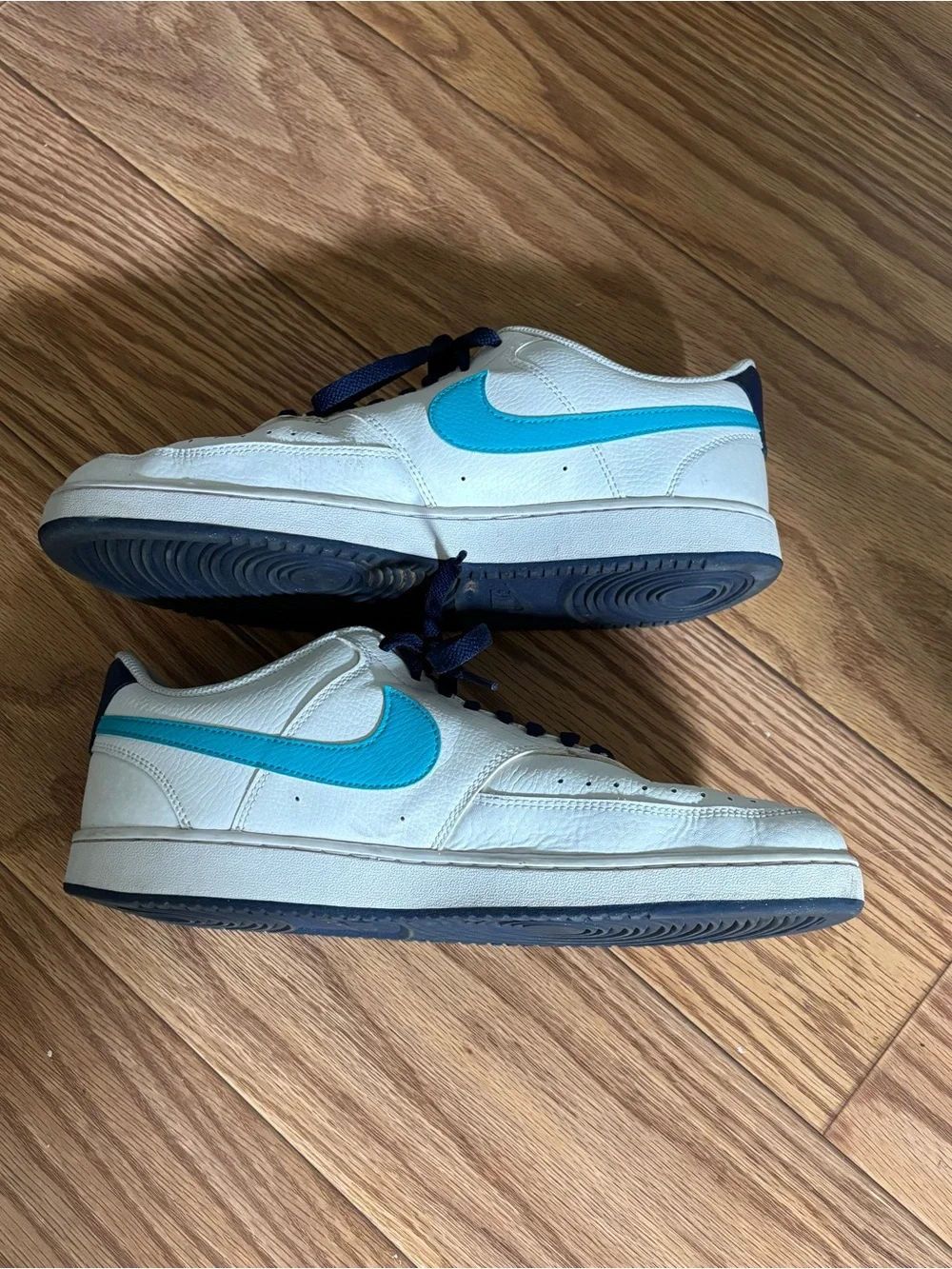 Nike Men’s White Low-Top Sneakers with Teal and Navy Accents